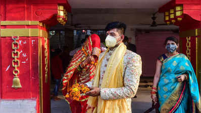Corona guidelines in Noida: कोरोना और नई गाइडलाइंस से नोएडा में टलीं सैकड़ों शादियां, बुकिंग कैंसल