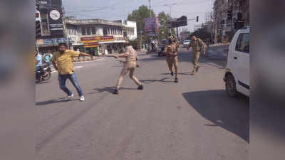 CM योगी का कानपुर दौरा, काले झंडे दिखाने की कोशिश कर रहे सपा कार्यकर्ता हिरासत में लिए गए