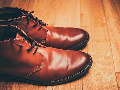 इन Mens Shoes से स्टाइल के साथ कंफर्ट का भी रखें खास ख्याल, किफायती कीमत में खरीदें