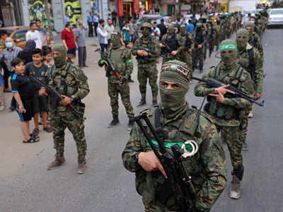 Israel Hamas Ceasefire: हमास के लड़ाकों का शक्ति प्रदर्शन, गाजा सिटी में निकाली परेड, पहली बार सामने आया शीर्ष नेता