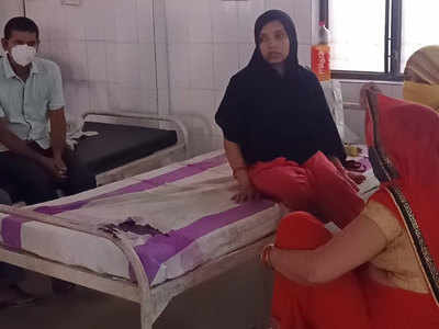 मिर्जापुर का जिला महिला अस्पताल बना लूट का अड्डा... पहले होती है वसूली, फिर महिला की डिलिवरी