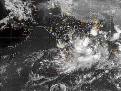 Yaas Cyclone Live Updates: आज चक्रवाती तूफान में तब्दील हो सकता है यास, ओडिशा-बंगाल में NDRF अलर्ट, हर अपडेट