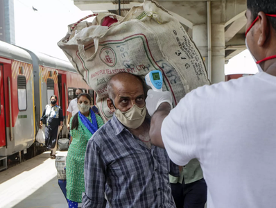 Covid19: देशात जवळपास ४० दिवसांनंतर करोनाबाधितांची संख्या दोन लाखांच्या खाली!