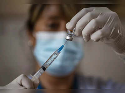 Covid Vaccination Fraud: अलीगढ़ में फर्जी वैक्सीनेशन का मामला आया सामने, कूड़ेदान में मिली को-वैक्सीन की दवा भरी 29 सिरिंज, जांच के लिए टीम गठित