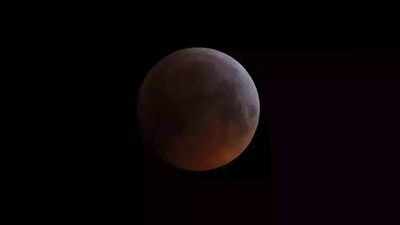 Lunar Eclipse 2021: भारतात दिसेल आज चंद्रग्रहण, ‘या’ युट्यूब चॅनेलवर घेता येईल पाहण्याचा आनंद