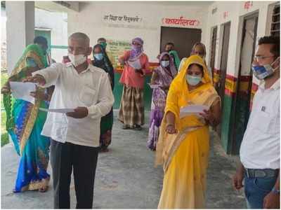 Gorakhpur News: ग्राम पंचायत सदस्य का उत्साह...दुल्हन को दरवाजे पर छोड़ शपथ लेने पहुंचा दूल्हा