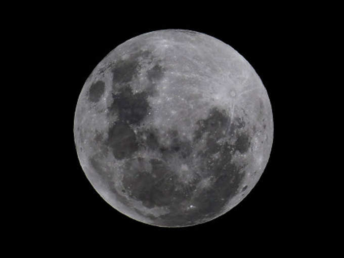 खंडग्रास चंद्रग्रहणापूर्वीचा चंद्र