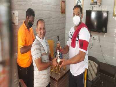 शिवसेना नगरसेवक ने बांटी शराब! पुलिस और एक्साइज विभाग में शिकायत दर्ज