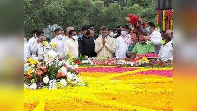 ఎన్టీఆర్ తెలుగు ప్రజల ఆస్తి, భావి తరాలకు దిక్సూచి: చంద్రబాబు