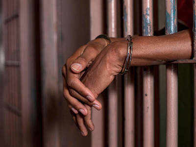 UP Jail News: यूपी में कोरोना के बीच 21 कैदियों ने पैरोल लेने से किया इनकार, कहा- जेल में हैं ज्यादा सेफ