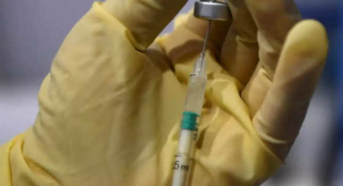 कोविड वैक्सीन की टेस्टिंग