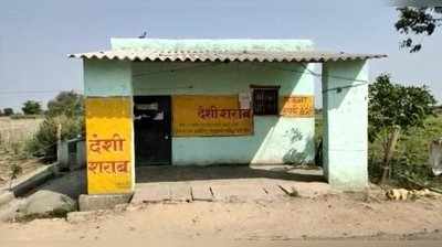 Aligarh Hooch Tragedy: अलीगढ़ जहरीली शराब कांड में अब तक 85 की मौत, क्या बड़े अफसरों को बचाया जा रहा?