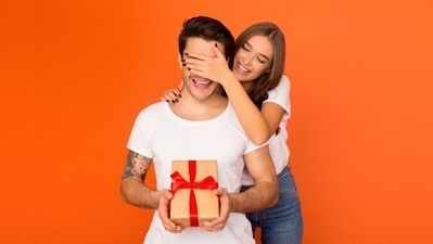 Birthday Gifts For Him : पार्टनर तक पहुंचानी है अपने दिल की बात, तो लें इन गिफ्ट्स का सहारा