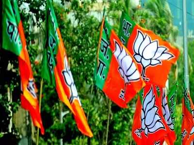 টাকার হিসেব কোথায়, BJP দফতরে ধুন্ধুমার