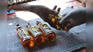 Aligarh Liquor News: अलीगढ़ में फिर जहरीली शराब से पति-पत्नी समेत 5 की मौत, नहर में मिली थीं पेटियां... 19 भट्ठा मजदूरों ने पी थी