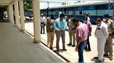 झांसी रेलवे मंडल में बिछाई जा रही रेलवे लाइन, कानपुर-मानिकपुर के बीच चलेंगी कई ट्रेनें