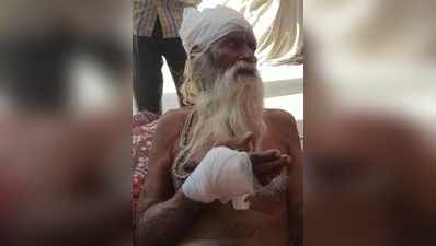 Crime in Aligarh: अलीगढ़ के आश्रम में बदमाशों का तांडव, तमंचे की बट से बुजुर्ग साधु को किया लहूलुहान, लूटपाट कर फरार