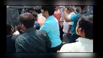 Kanpur News: हिस्ट्रीशीटर को पुलिस कस्टडी से भगाने में एक और BJP नेता आया सामने...वायरल वीडियो में दिखा
