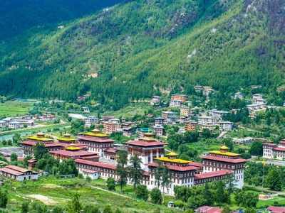 पहली बार विदेश यात्रा करने के लिए भूटान जाना चाहते हैं? उससे पहले जान लें वहां पहुंचने से जुड़ी जरूरी बाते