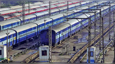 Indian Railway: भारतीय रेल ने शुरू कर दी हैं ये 12 रद्द ट्रेन, चेक करें कहीं आपकी भी तो नहीं
