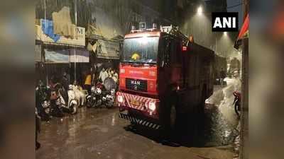 मुंबई के बांद्रा में बिल्डिंग का हिस्सा गिरा, एक की मौत, पांच लोग हुए घायल