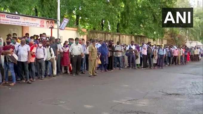 crowd for bus