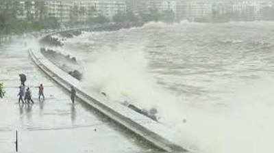 Mumbai Rains : मुंबईत मुसळधार पावसाला सुरुवात, पुढचे ४ दिवस धोक्याचे, हवामानाचा इशारा