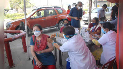 Vaccination Drive : कोरोना वैक्सीन लगवाने के लिए 250 किमी तक का सफर कर रहे दिल्ली-NCR वाले