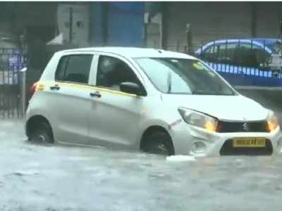 मुंबईत मान्सूनची दमदार एन्ट्री; पहिल्याच पावसात पाणी साचलं