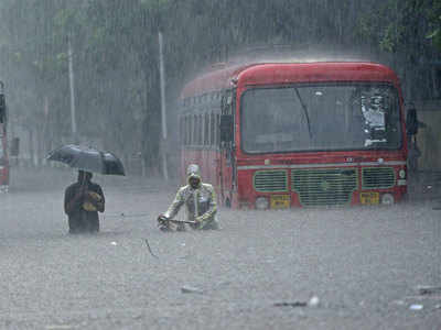 Mumbai Rains Update: मान्सूनच्या सलामीलाच मुंबईत रेड अॅलर्ट; पुढचे चार दिवस धोक्याचे