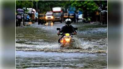 Monsoon In Mumbai: मुंबई में मॉनसून की दस्तक, लोकल के पहिये थमे, चारों ओर पानी ही पानी, देखें तस्वीरें