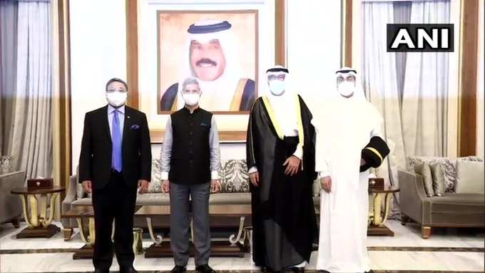द्विपक्षीय संबंधों को मजबूत करने कुवैत पहुंचे विदेश मंत्री जयशंकर