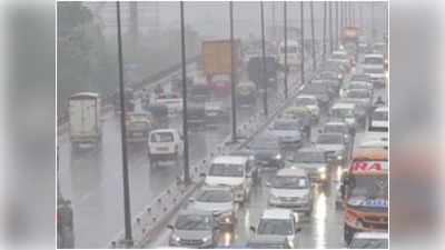 Mumbai Monsoon News: मुंबई में भारी बारिश, वेस्टर्न एक्सप्रेस हाईवे पर ट्रैफिक स्लो, देखें तस्वीरें