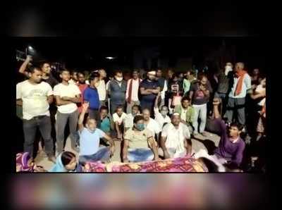 Dhanbad News: श्राद्ध कर्म में भोज के दौरान दो पक्षों जमकर मारपीट, वृद्धा पर चढ़ा दी स्कार्पियो, हुई मौत