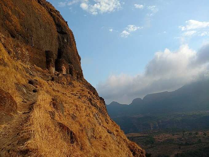 घनगड किला - Ghangad Fort in Hindi