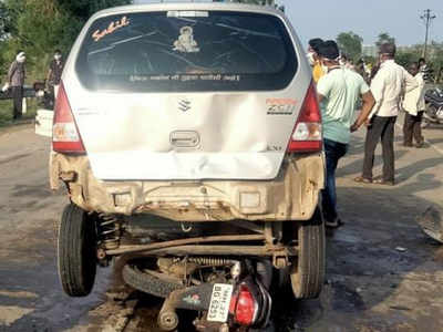 अमरावतीमध्ये कार-बाइकचा विचित्र अपघात; तीन जण गंभीर जखमी