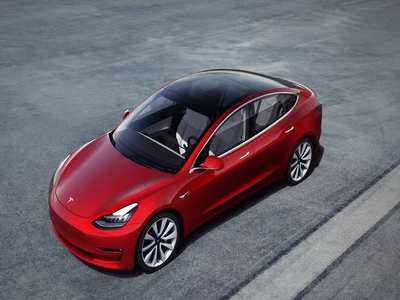 पुण्यात दिसली Tesla Model 3 Electric Car, लवकरच भारतात होणार लाँच