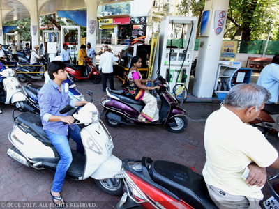 Petrol-Diesel Price: कहीं पेट्रोल ने जड़ा शतक तो किसी राज्य में डीजल की हुई सेंचुरी