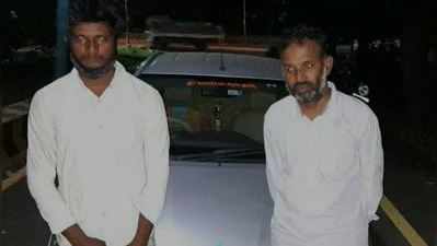 டாஸ்மாக் கடை திறக்குறது தெரியாம சரக்கு பாட்டிலுடன் போலீசில் சிக்கிய இருவர்!