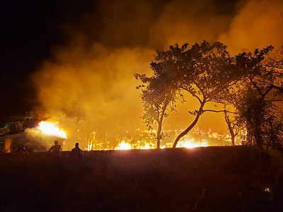 दिल्लीः कालिंदी कुज मेट्रो स्टेशन के पास झुग्गी में लगी आग, रोहिंग्या शरणार्थियों का है ठिकाना