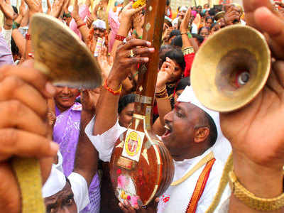 Pandharpur Ashadi Wari 2021: लसीकरण झालेल्या वारकऱ्यांनाच आषाढीला पंढरपुरात प्रवेश?; नगराध्यक्षा म्हणाल्या...