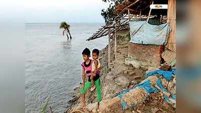 ত্রাণ বিলির চাপে বিশৃঙ্খলা মৌসুনিতে, কড়া প্রশাসন