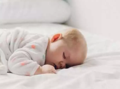 તમારું બાળક ઊંધું સુઈ જાય છે? શું આમ કરવું સ્વાસ્થ્ય માટે હાનિકારક તો નથીને?