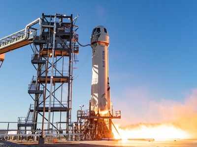 Blue Origin : அமேசான் நிறுவனருடன் விண்வெளிக்கு செல்ல டிக்கெட் கட்டணம் ரூ205 கோடி... யார் செல்கிறார் தெரியுமா?