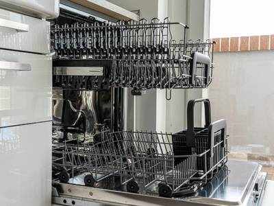 Dishwasher : बर्तन धोने के साथ ये Dishwashers करेंगे बैक्टीरिया का भी खत्मा, मिल रही है भारी छूट