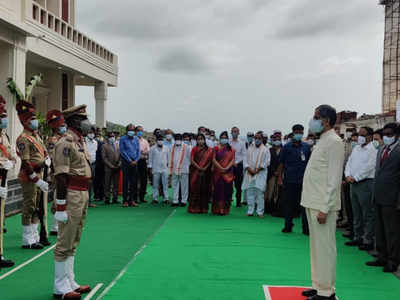 యాదాద్రి లక్ష్మీ నరసింహస్వామి సేవలో సీజీఐ దంపతులు