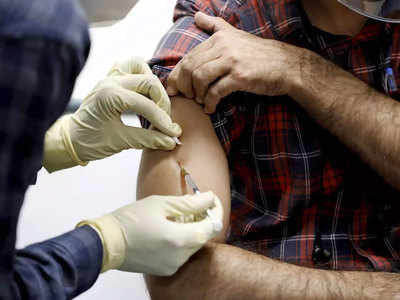 Pune Covid Vaccination Update: पुणे जिल्ह्यात ४२ टक्के नागरिकांचे लसीकरण; हा धोका टाळायचा असेल तर...