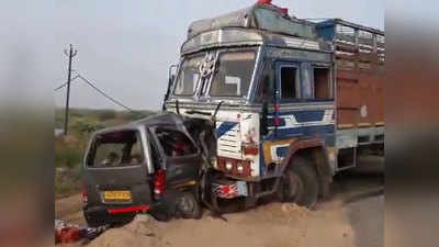 Gujarat News: गुजरात के आणंद में दर्दनाक सड़क हादसा, ट्रक और कार की टक्कर में 10 लोगों की मौत