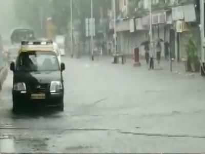 Mumbai Rain Live Update: रस्ते वाहतूक आणि तिन्ही मार्गांवरील लोकल वाहतूक सुरळीत सुरु