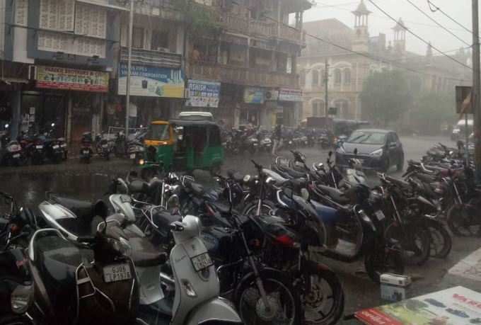 vadodara rain2